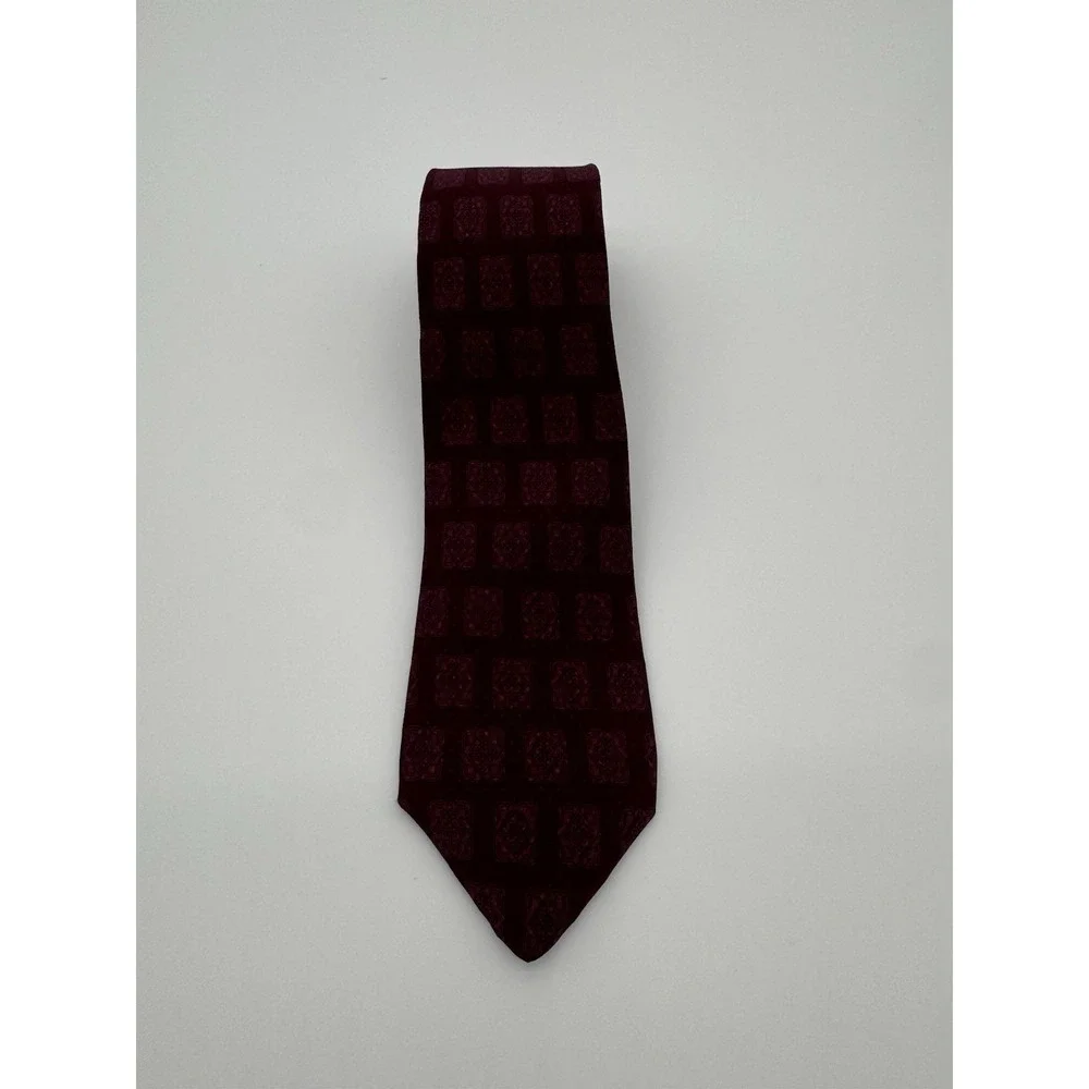 Van Heusen 100% Silk Tie Burgundy Red Geometric Pattern Made in England Classic